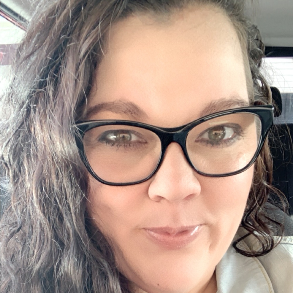 Meet your Posher, Carly